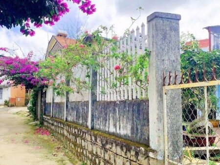 Nhà Cấp 4 Hẻm Ô Tô Nhỏ Nguyễn Du, Phường 10, Đà Lạt mặt tiền rộng 15m