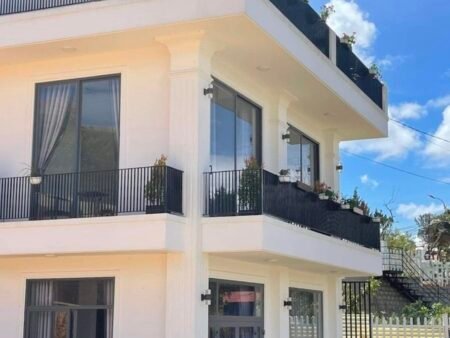 Villa 4 Tầng Hẻm Ô Tô Lớn Trịnh Hoài Đức, Phường 11, Đà Lạt 8 Phòng KD