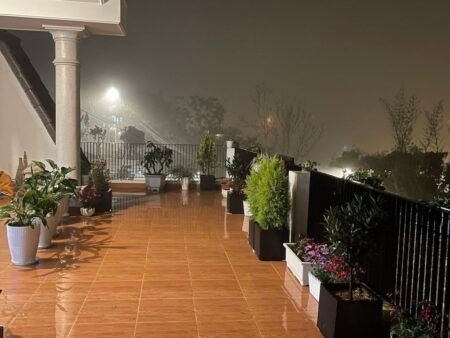 Villa 4 Tầng Hẻm Ô Tô Lớn Trịnh Hoài Đức, Phường 11, Đà Lạt 8 Phòng KD