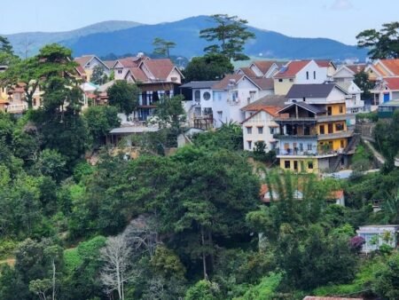 Đất Hẻm Ô Tô Nhỏ Hoàng Hoa Thám, P10, Đà Lạt lô đất rộng 12.43m x 16.10m