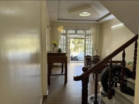 Nhà Phố 2 Tầng Hẻm Ô Tô Lớn Mai Hoa Thôn, Phường 2, Đà Lạt mặt tiền 5.3m