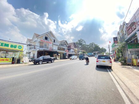 Khách sạn mặt tiền Nguyễn Trãi, phường 10, Đà Lạt, Mặt tiền rộng 15m