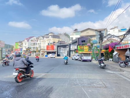 Khách sạn mặt tiền Nguyễn Trãi, phường 10, Đà Lạt, Mặt tiền rộng 15m