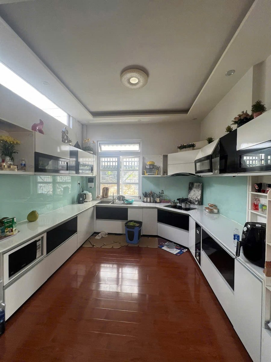 Villa 2 Tầng sân vườn Hẻm Ô Tô Lữ Gia, Phường 9, Đà Lạt mặt tiền rộng 19m Villa 2 Tầng sân vườn Hẻm Ô Tô Lữ Gia, Phường 9, Đà Lạt mặt tiền rộng 19m