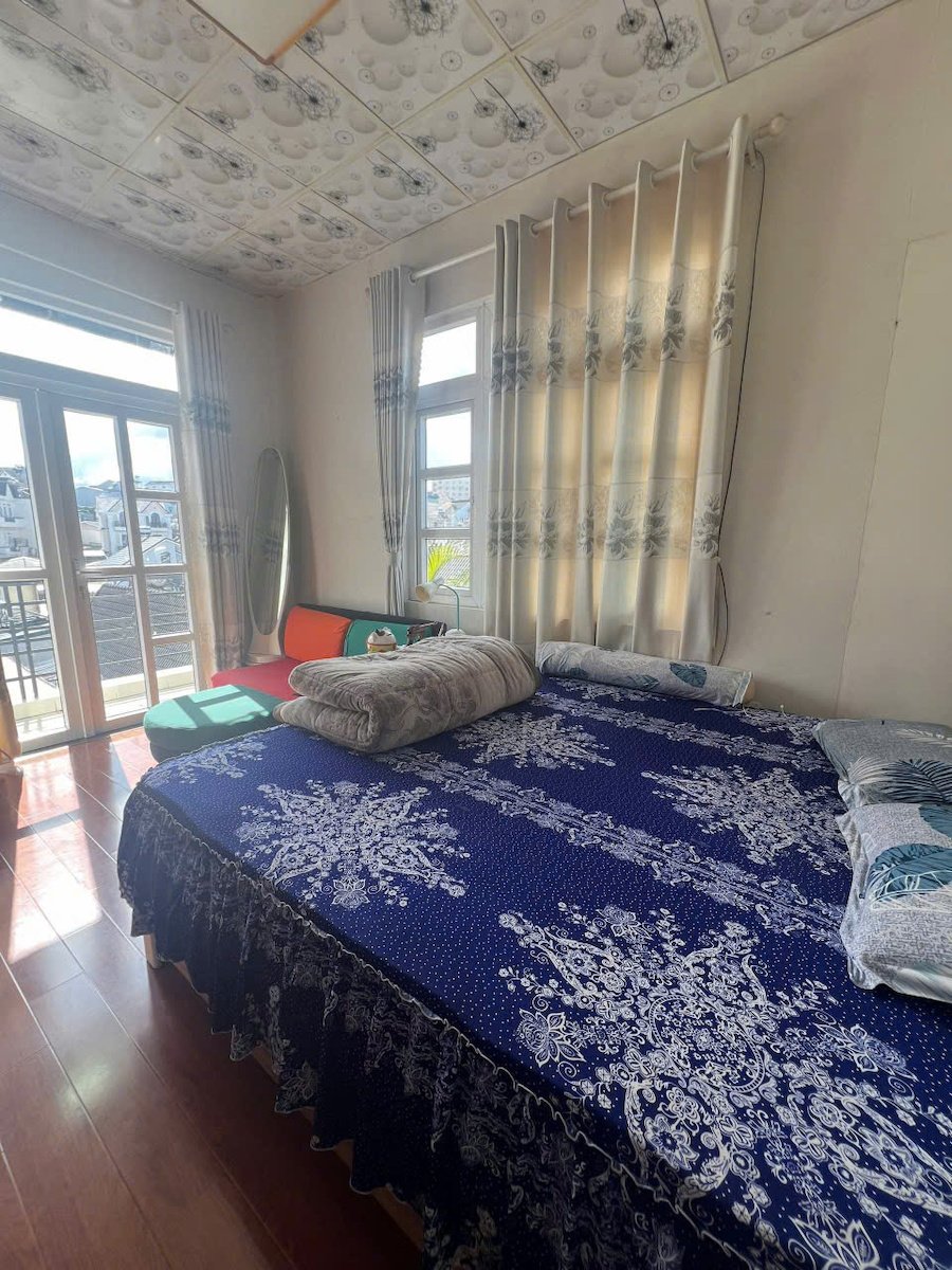 Villa 2 Tầng sân vườn Hẻm Ô Tô Lữ Gia, Phường 9, Đà Lạt mặt tiền rộng 19m Villa 2 Tầng sân vườn Hẻm Ô Tô Lữ Gia, Phường 9, Đà Lạt mặt tiền rộng 19m