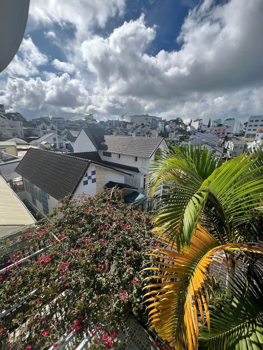 Villa 2 Tầng sân vườn Hẻm Ô Tô Lữ Gia, Phường 9, Đà Lạt mặt tiền rộng 19m Villa 2 Tầng sân vườn Hẻm Ô Tô Lữ Gia, Phường 9, Đà Lạt mặt tiền rộng 19m