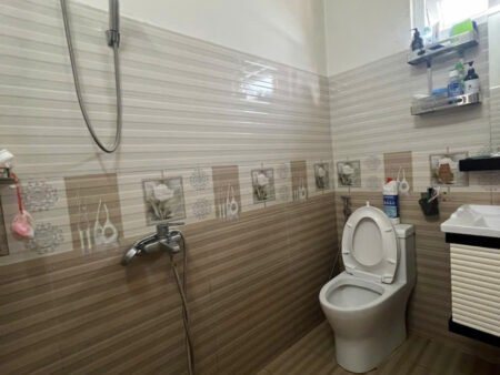 Villa 2 Tầng sân vườn Hẻm Ô Tô Lữ Gia, Phường 9, Đà Lạt mặt tiền rộng 19m