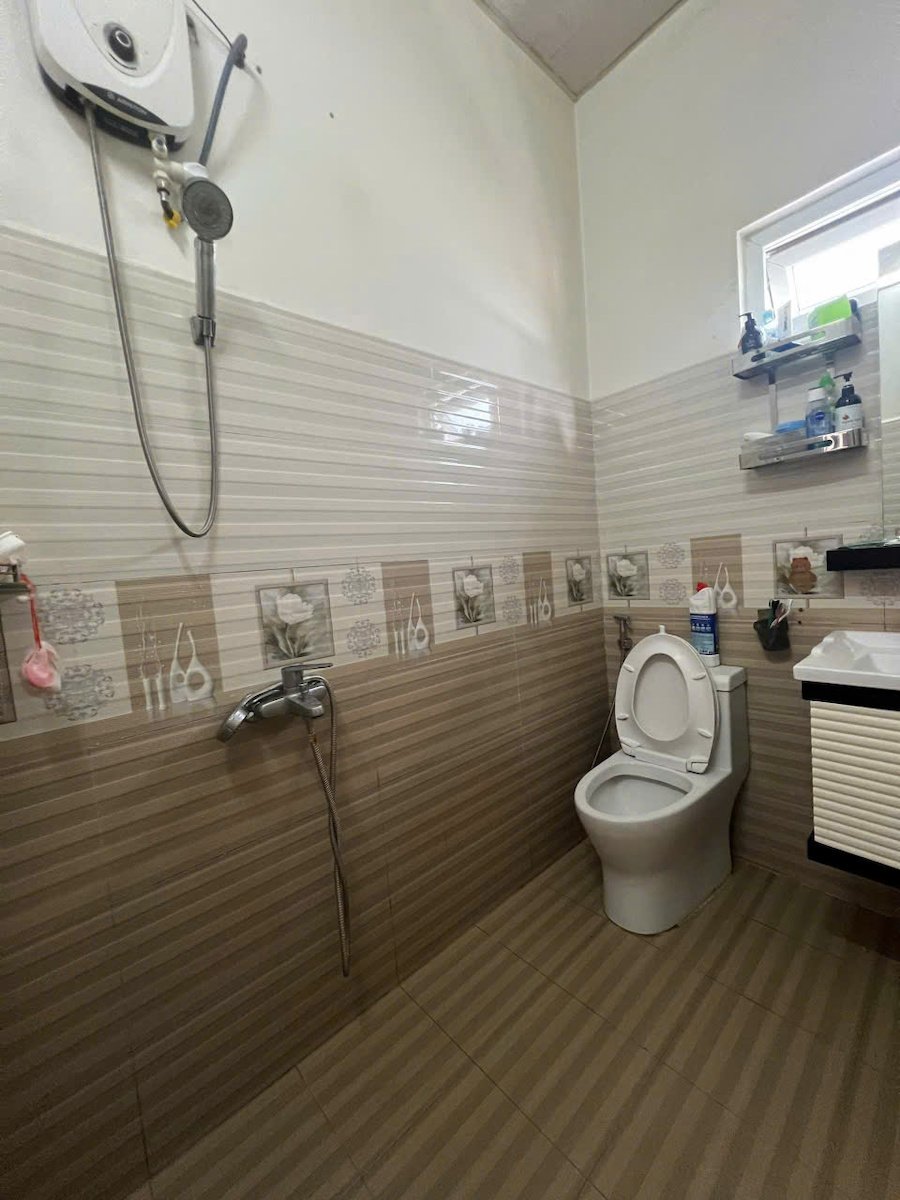 Villa 2 Tầng sân vườn Hẻm Ô Tô Lữ Gia, Phường 9, Đà Lạt mặt tiền rộng 19m Villa 2 Tầng sân vườn Hẻm Ô Tô Lữ Gia, Phường 9, Đà Lạt mặt tiền rộng 19m