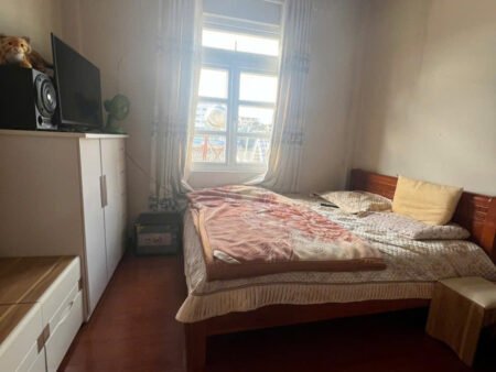 Villa 2 Tầng sân vườn Hẻm Ô Tô Lữ Gia, Phường 9, Đà Lạt mặt tiền rộng 19m