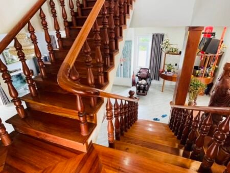 Villa 3 Tầng Mặt Tiền Phan Chu Trinh, Phường 9, Đà Lạt không gian thoáng đãng