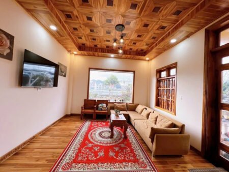 Villa 3 Tầng Sang Trọng Hẻm Ô Tô Lớn Trịnh Hoài Đức, P11, Đà Lạt chiều ngang 25m