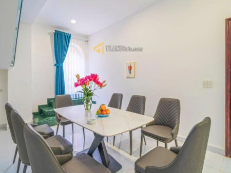 Khách Sạn Hẻm Ô Tô Lớn Trịnh Hoài Đức, Phường 11, Đà Lạt ngang 15m