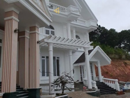 Khách Sạn Hẻm Ô Tô Lớn Trịnh Hoài Đức, Phường 11, Đà Lạt ngang 15m