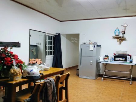 Nhà cấp 4 hẻm ô tô lớn Mai Hoa Thôn, P2, Đà Lạt, mặt tiền rộng 5.5m