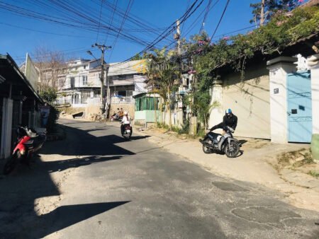 Nhà cấp 4 hai MT Hoàng Hoa Thám, P10, Đà Lạt mặt tiền rộng 13.37m