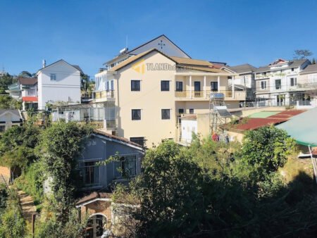 Nhà cấp 4 hai MT Hoàng Hoa Thám, P10, Đà Lạt mặt tiền rộng 13.37m