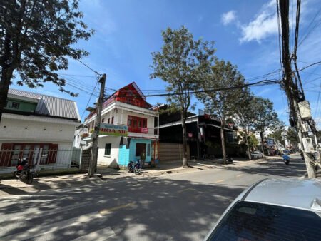 Nhà cấp 4 hẻm nhỏ Hoàng Diệu, P5, Đà Lạt, mặt tiền rộng 11m