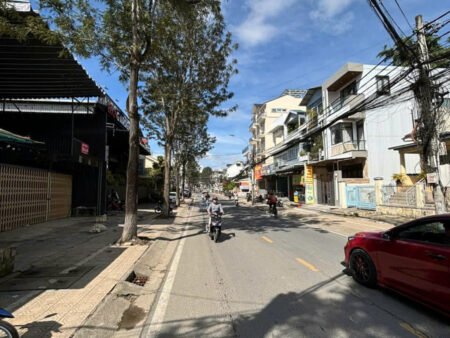 Nhà cấp 4 hẻm nhỏ Hoàng Diệu, P5, Đà Lạt, mặt tiền rộng 11m