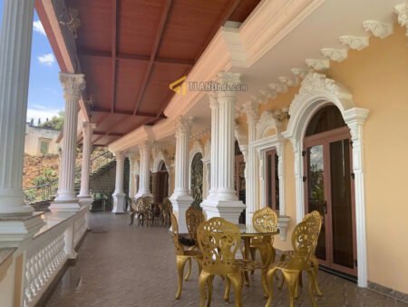 Villa 3 tầng mặt tiền Khe Sanh, P10, Đà Lạt, Mặt tiền rộng 80m