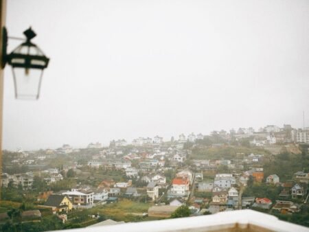 Villa 2 tầng mặt tiền Đống Đa, P3, Đà Lạt, mặt tiền rộng 13m