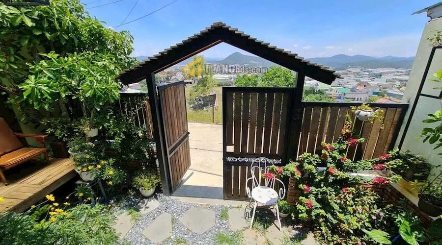 Homestay hẻm ô tô lớn Huỳnh Tấn Phát, P11, Đà Lạt, mặt tiền rộng 6m