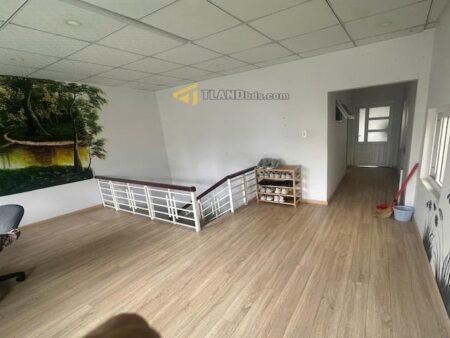 Villa 2 tầng hẻm ô tô lớn Chi Lăng, P9, Đà Lạt, mặt tiền rộng 5m