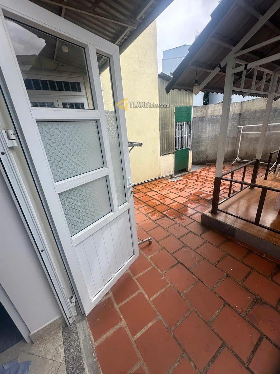 Villa 2 tầng hẻm ô tô lớn Chi Lăng, P9, Đà Lạt, mặt tiền rộng 5m Villa 2 tầng hẻm ô tô lớn Chi Lăng, P9, Đà Lạt, mặt tiền rộng 5m