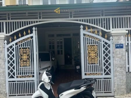 Villa 2 tầng hẻm ô tô lớn Chi Lăng, P9, Đà Lạt, mặt tiền rộng 5m