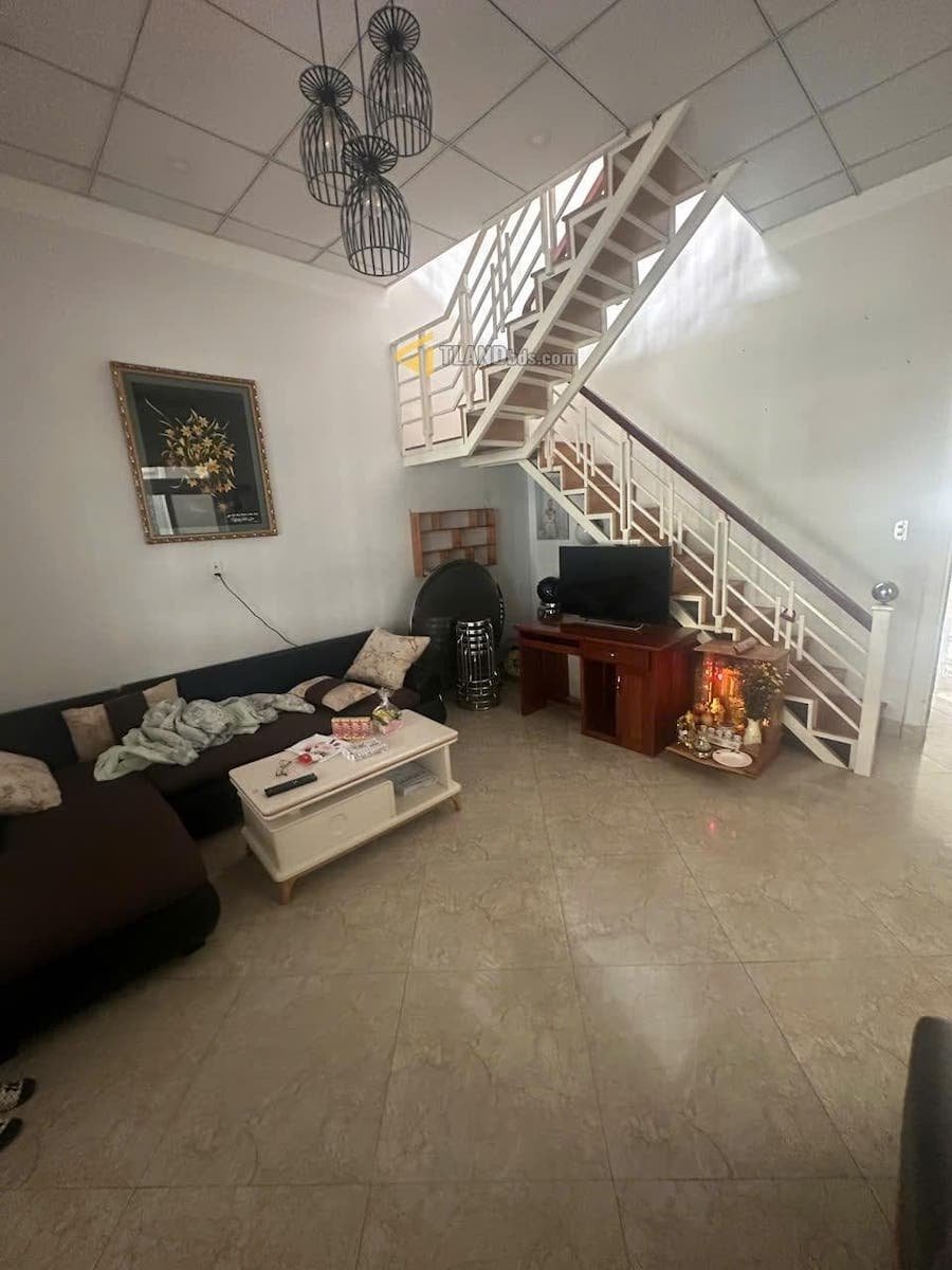 Villa 2 tầng hẻm ô tô lớn Chi Lăng, P9, Đà Lạt, mặt tiền rộng 5m Villa 2 tầng hẻm ô tô lớn Chi Lăng, P9, Đà Lạt, mặt tiền rộng 5m