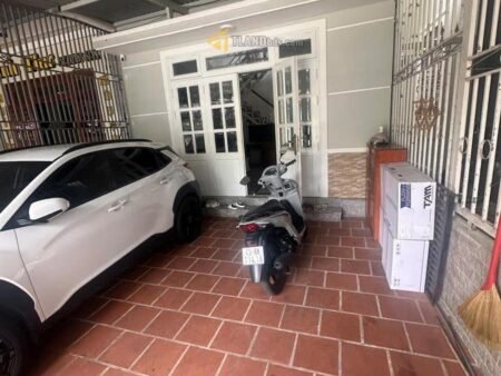 Villa 2 tầng hẻm ô tô lớn Chi Lăng, P9, Đà Lạt, mặt tiền rộng 5m