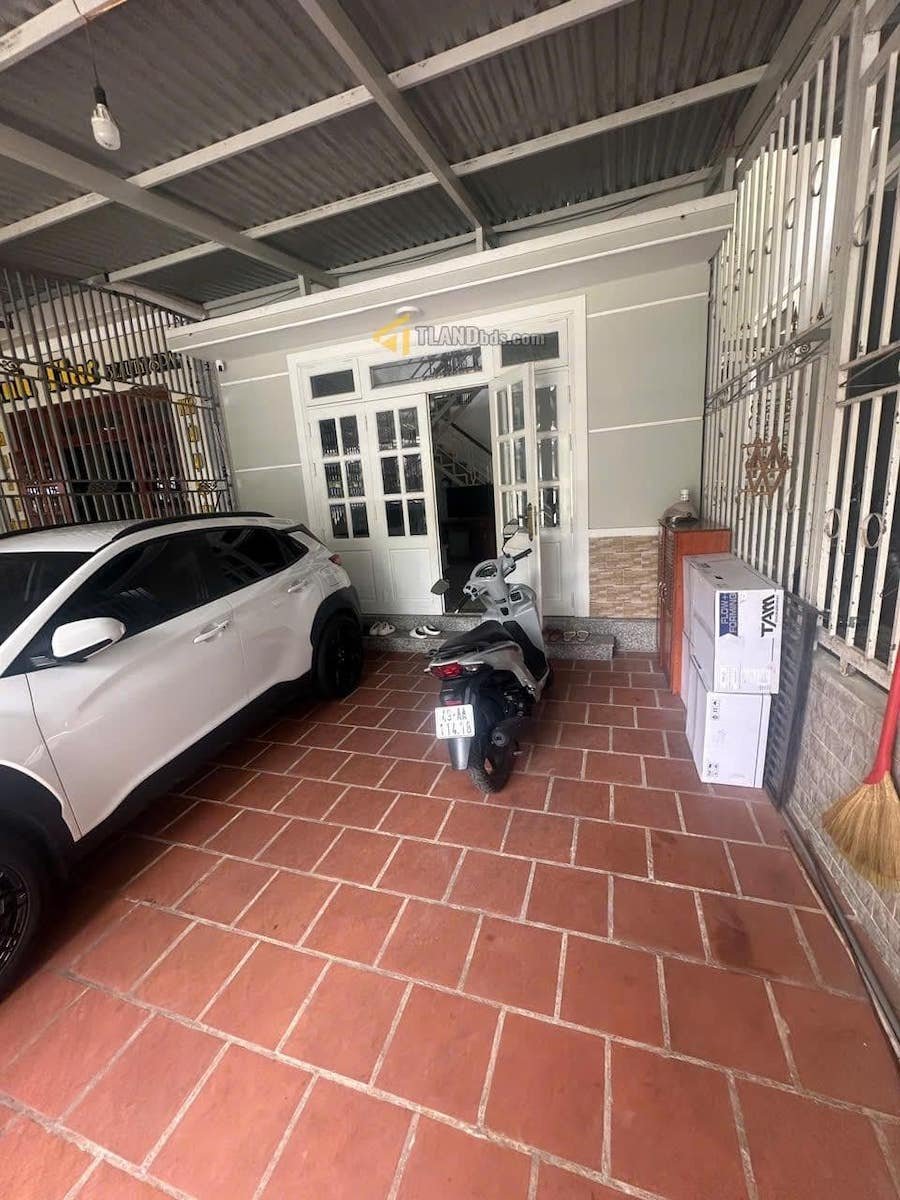 Villa 2 tầng hẻm ô tô lớn Chi Lăng, P9, Đà Lạt, mặt tiền rộng 5m Villa 2 tầng hẻm ô tô lớn Chi Lăng, P9, Đà Lạt, mặt tiền rộng 5m