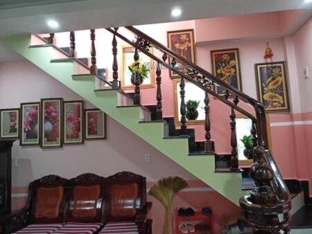 Nhà phố hẻm nhỏ Nhà Chung, P3, Đà Lạt, mặt tiền 4.03m