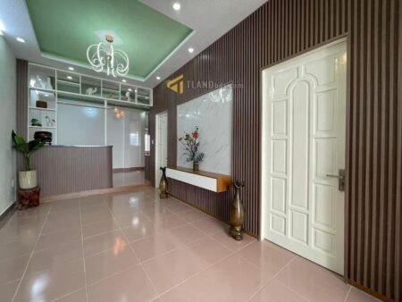 Nhà phố hẻm nhỏ Dã Tượng, P5, Đà Lạt, mặt tiền rộng 5.96m