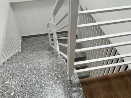 Nhà phố hẻm ô tô lớn Phan Đình Phùng, P2, Đà Lạt, mặt tiền ngang 4.2m