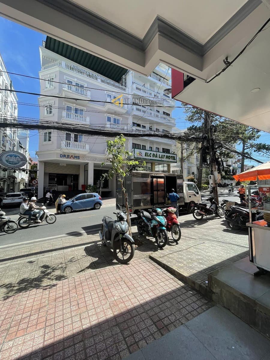 Nhà phố mặt tiền Bà Triệu, P3, Đà Lạt, khuôn đất vuông vức 5m x 20m Nhà phố mặt tiền Bà Triệu, P3, Đà Lạt, khuôn đất vuông vức 5m x 20m