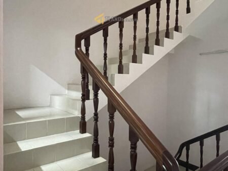 Nhà phố mặt tiền Bà Triệu, P3, Đà Lạt, khuôn đất vuông vức 5m x 20m