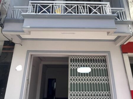 Nhà phố mặt tiền Bà Triệu, P3, Đà Lạt, khuôn đất vuông vức 5m x 20m