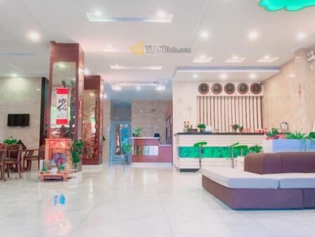 Khách sạn mặt tiền Hà Huy Tập, P3, Đà Lạt, Mặt tiền rộng 10.5m