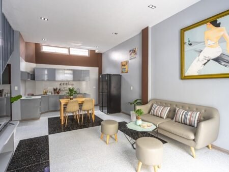 Homestay hẻm ô tô nhỏ Nhà Chung, phường 3, Đà Lạt mặt tiền 5.3m.