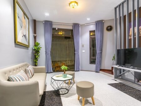 Homestay hẻm ô tô nhỏ Nhà Chung, phường 3, Đà Lạt mặt tiền 5.3m.