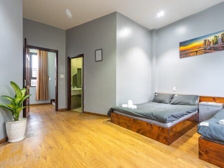 Homestay hẻm ô tô nhỏ Nhà Chung, phường 3, Đà Lạt mặt tiền 5.3m.