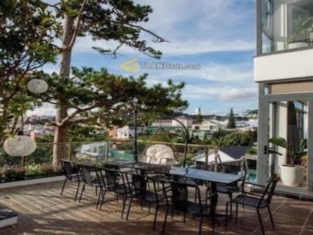 Villa mặt tiền ba tháng tư, P3, Đà Lạt khuôn đất vuông vức 10.95m x 24.6m