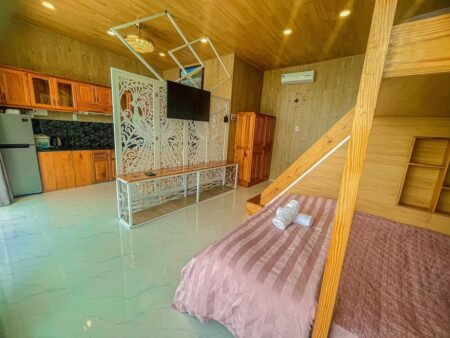 Homestay villa mặt tiền Đống Đa, P3, Đà Lạt, mặt tiền rộng 19m