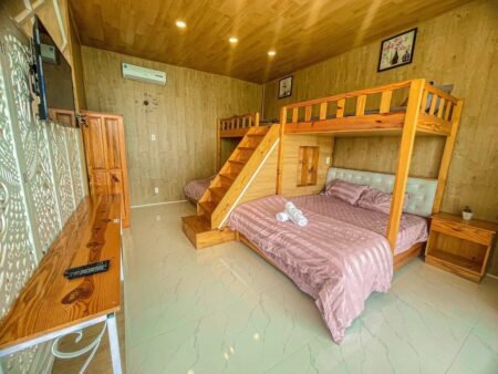 Homestay villa mặt tiền Đống Đa, P3, Đà Lạt, mặt tiền rộng 19m