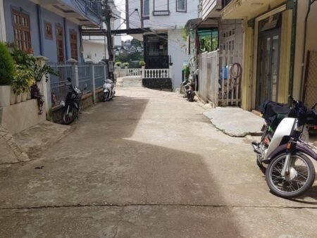 Nhà phố mặt tiền Trần Phú, P3, Đà Lạt, mặt tiền rộng 8m