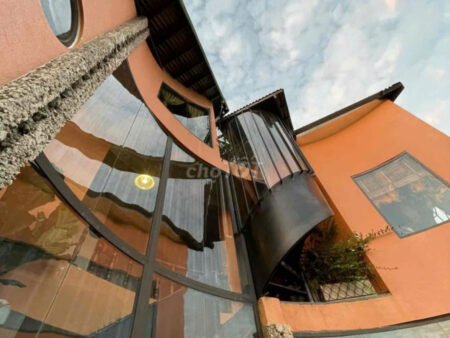 Homestay 5 tầng hẻm ô tô nhỏ Quốc Lộ 20, Xuân Thọ, Đà Lạt mặt tiền rộng 17m