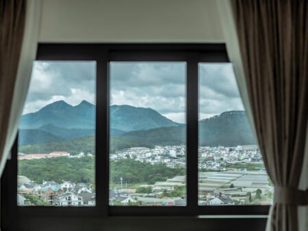 Villa 4 tầng hẻm ô tô lớn Trịnh Hoài Đức, P11, Đà Lạt, mặt tiền rộng 21.07m