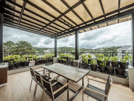 Villa 4 tầng hẻm ô tô lớn Trịnh Hoài Đức, P11, Đà Lạt, mặt tiền rộng 21.07m