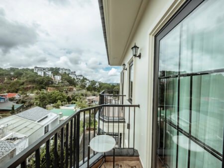 Villa 4 tầng hẻm ô tô lớn Trịnh Hoài Đức, P11, Đà Lạt, mặt tiền rộng 21.07m