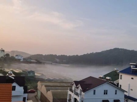 Nhà phố 4 tầng hẻm ô tô lớn Hoàng Văn Thụ, P5, Đà Lạt, mặt tiền rộng 10.1m